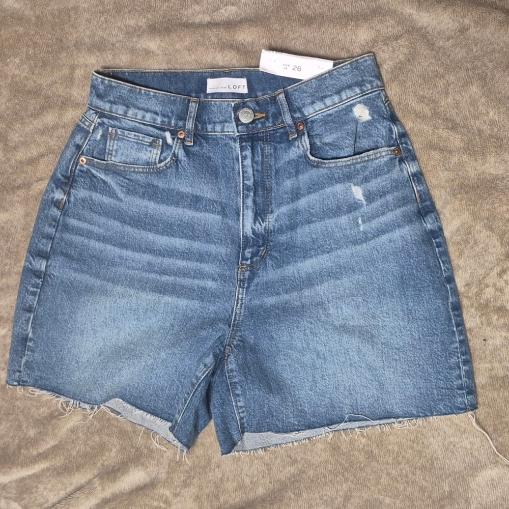 LOFT High Rise Distressed Denim Shorts Medium Wash Raw Hem Size 26 2P NEW